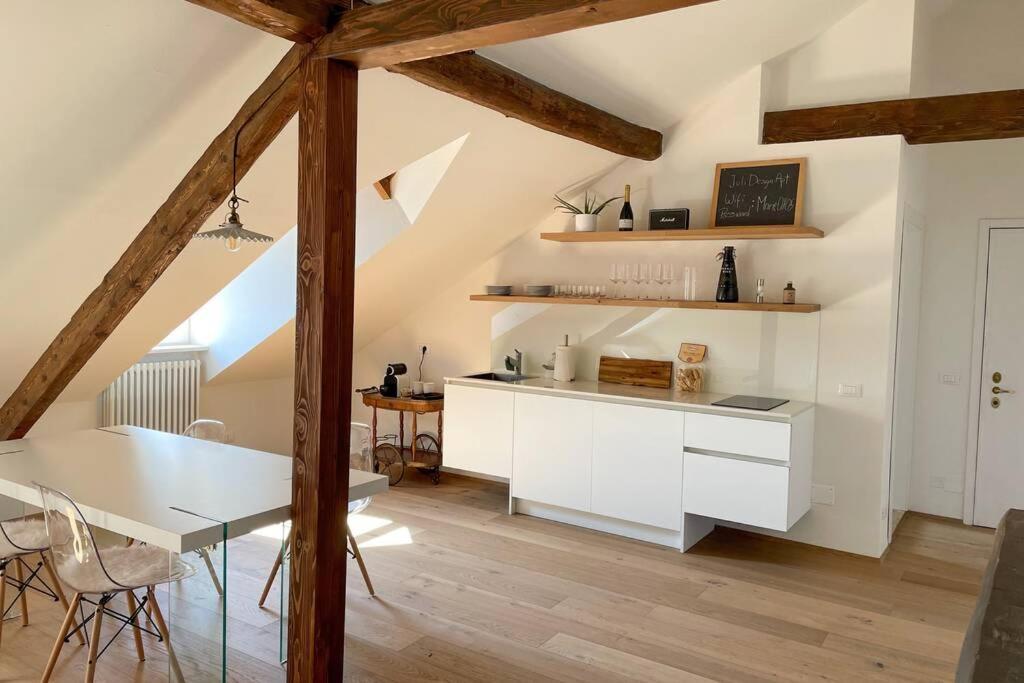 Design Apartment In The Heart Of Bolzano Eksteriør billede